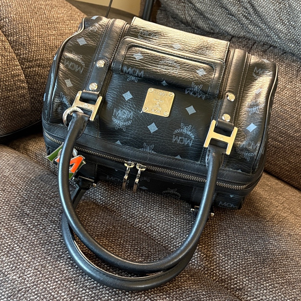 MCM Visetos Black Boston Bag and Logo Charm - Picture 8 of 11